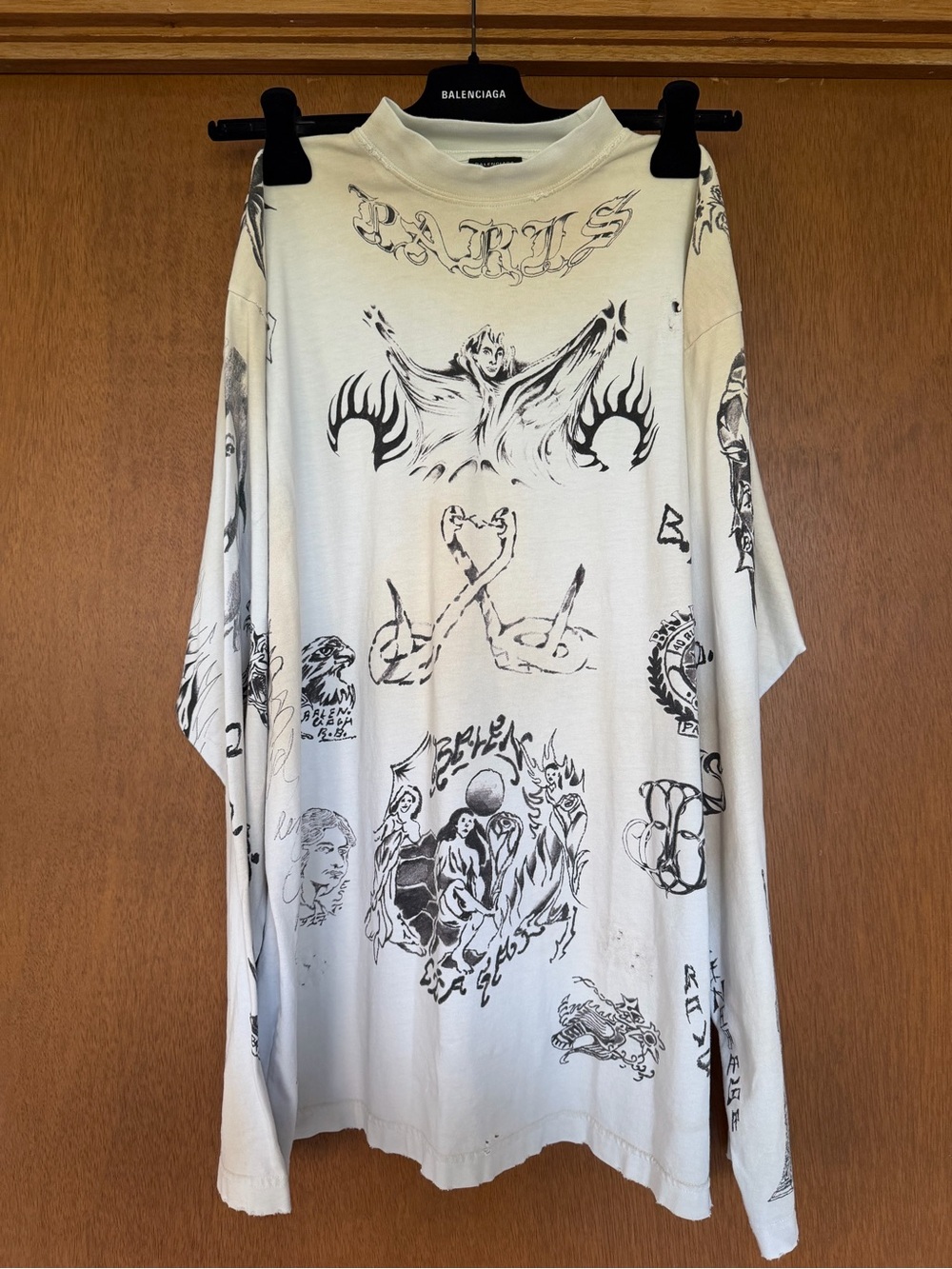 Balenciaga Off-White Graphic Print Long-Sleeve Tee